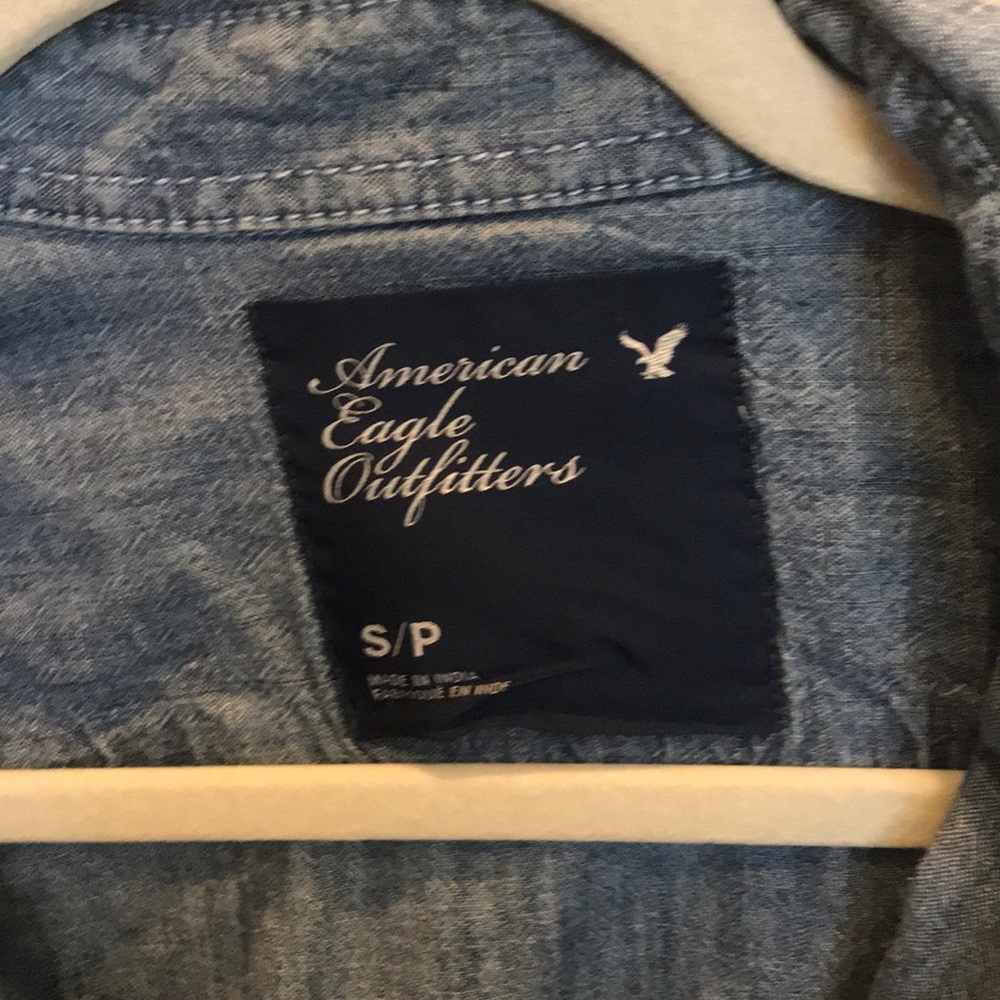 American Eagle Chambray Button Down Size Small - image 4